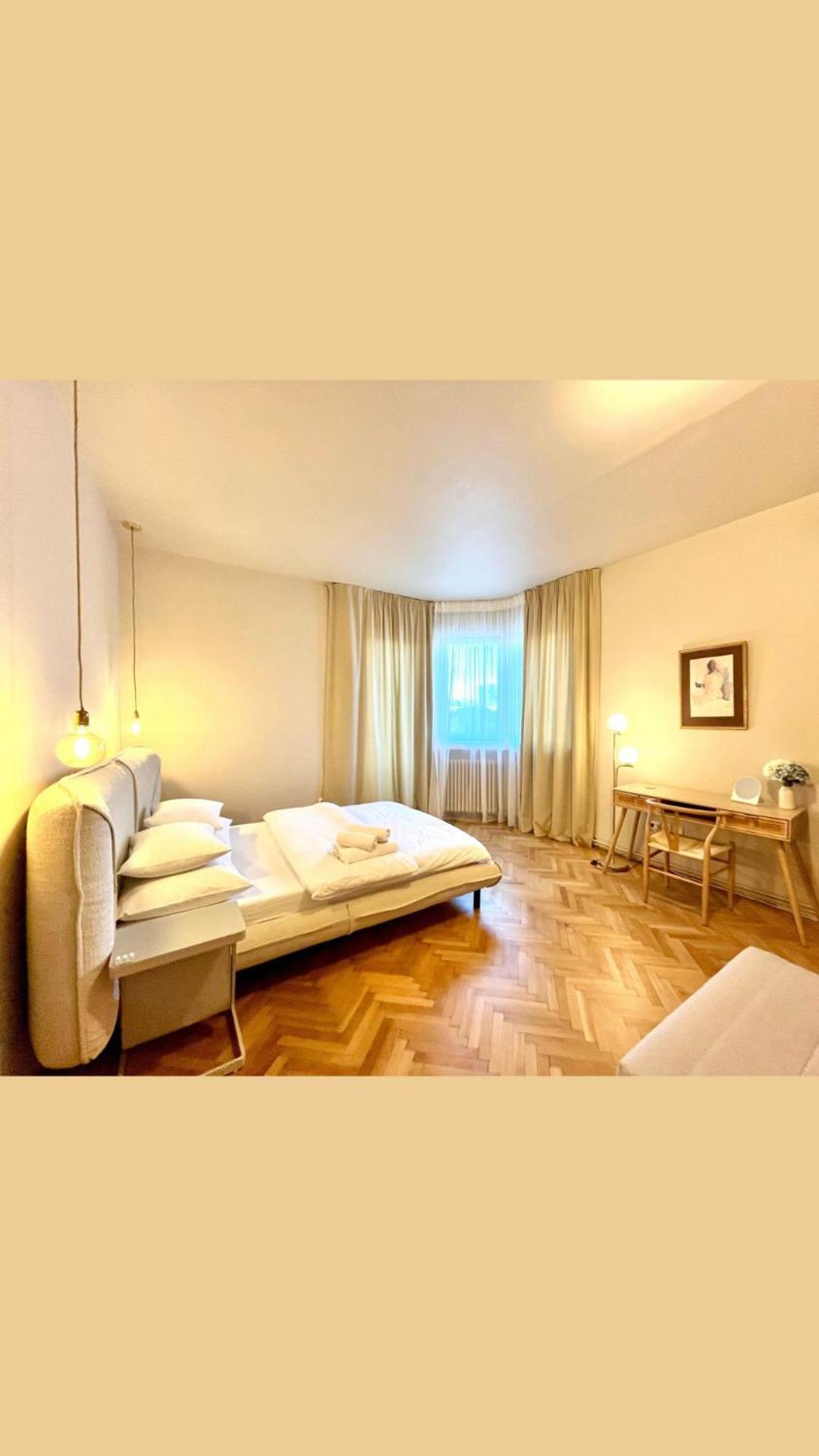 City Center Unirii Square Private Rooms With City View - Shared Amenities Букурещ Екстериор снимка